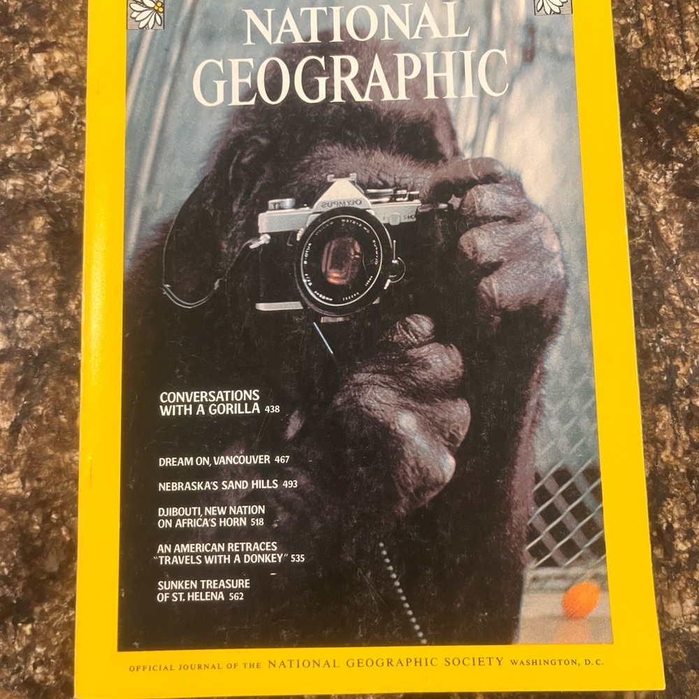 National Geographic Magazine - Vintage Camera Cover Issue October 1978
